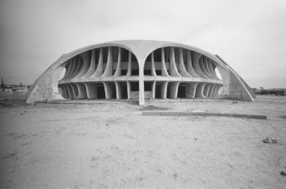 Cine estúdio Namibe, projetado em 1973 pelo arquiteto José Amândio Botelho Pereira (Alfred Weidinger).