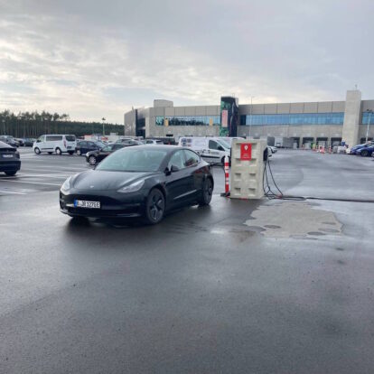 Tesla car loading in front of the Factory in Grünheide (2)